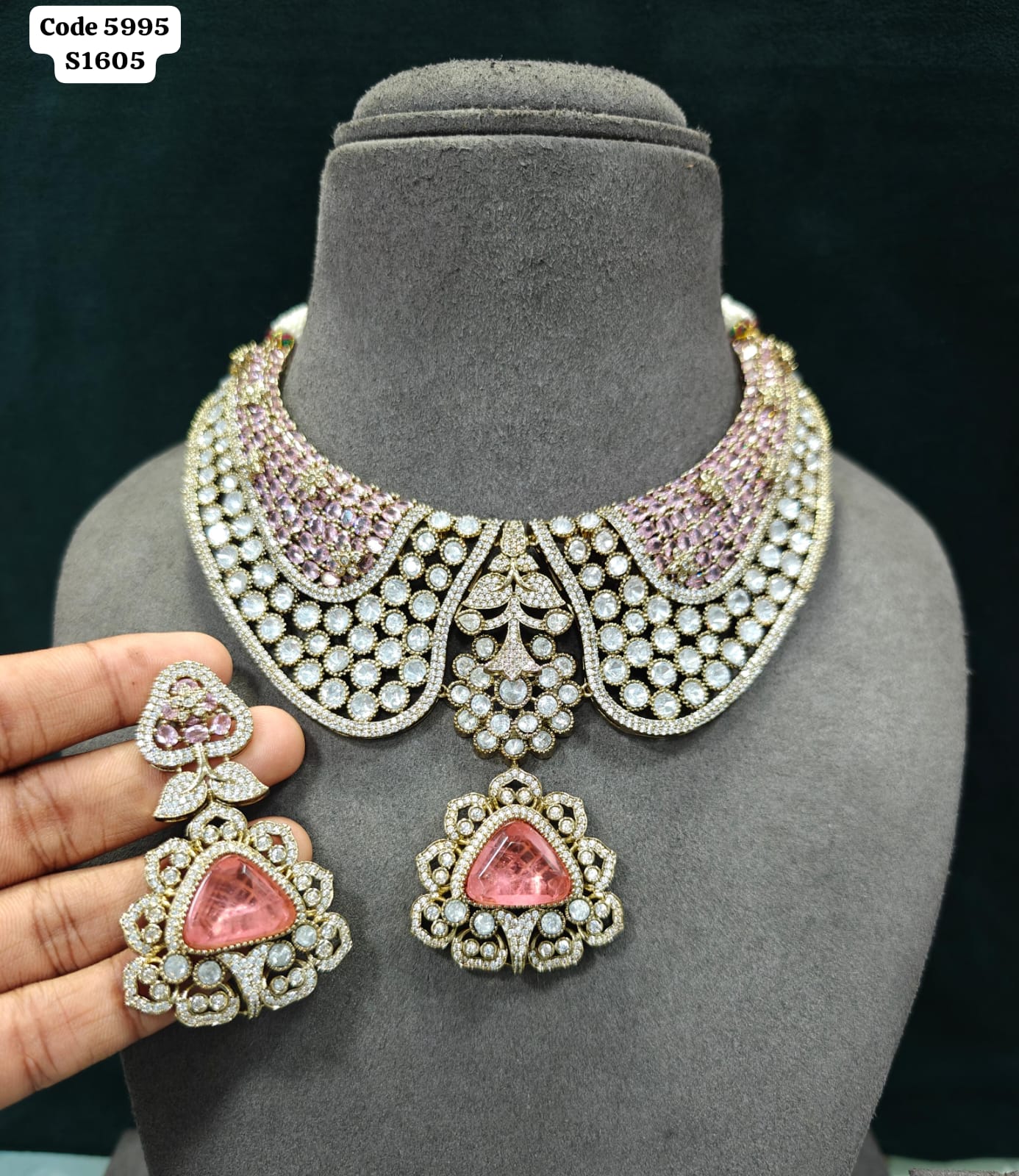 Necklace Set 069